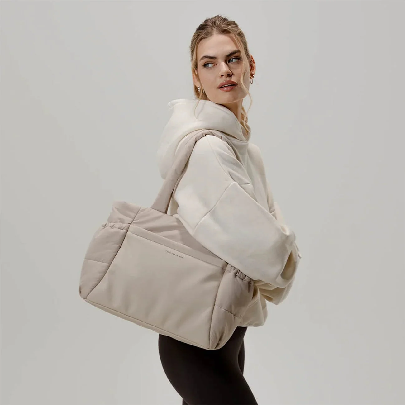 Hellvi Cloud Medium Shoulder Bag - Image 25