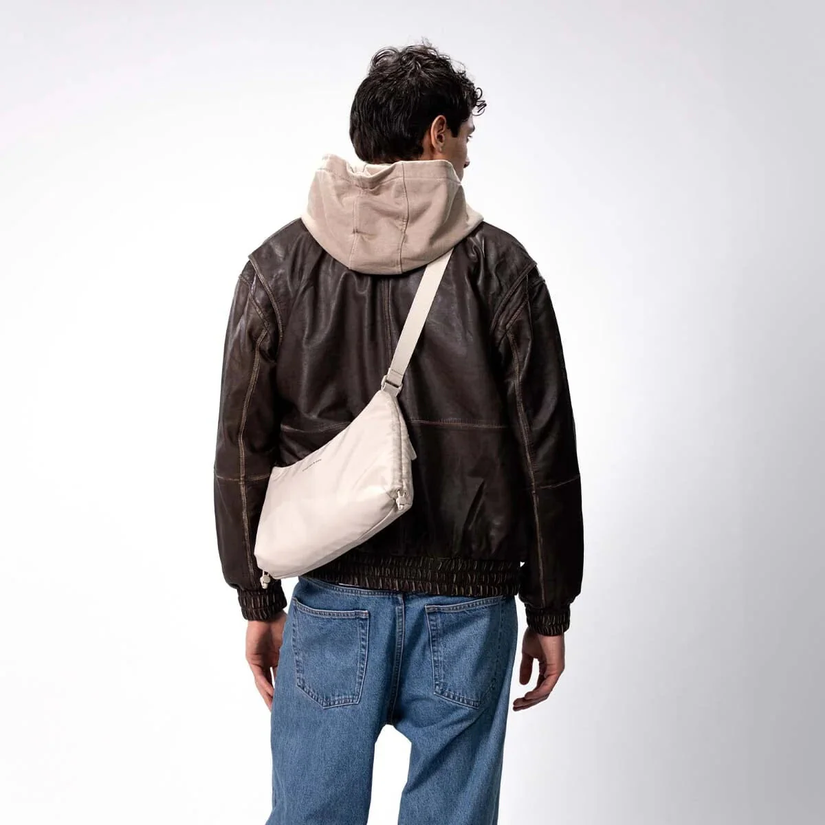 Skara Small Shoulder Bag - Image 16