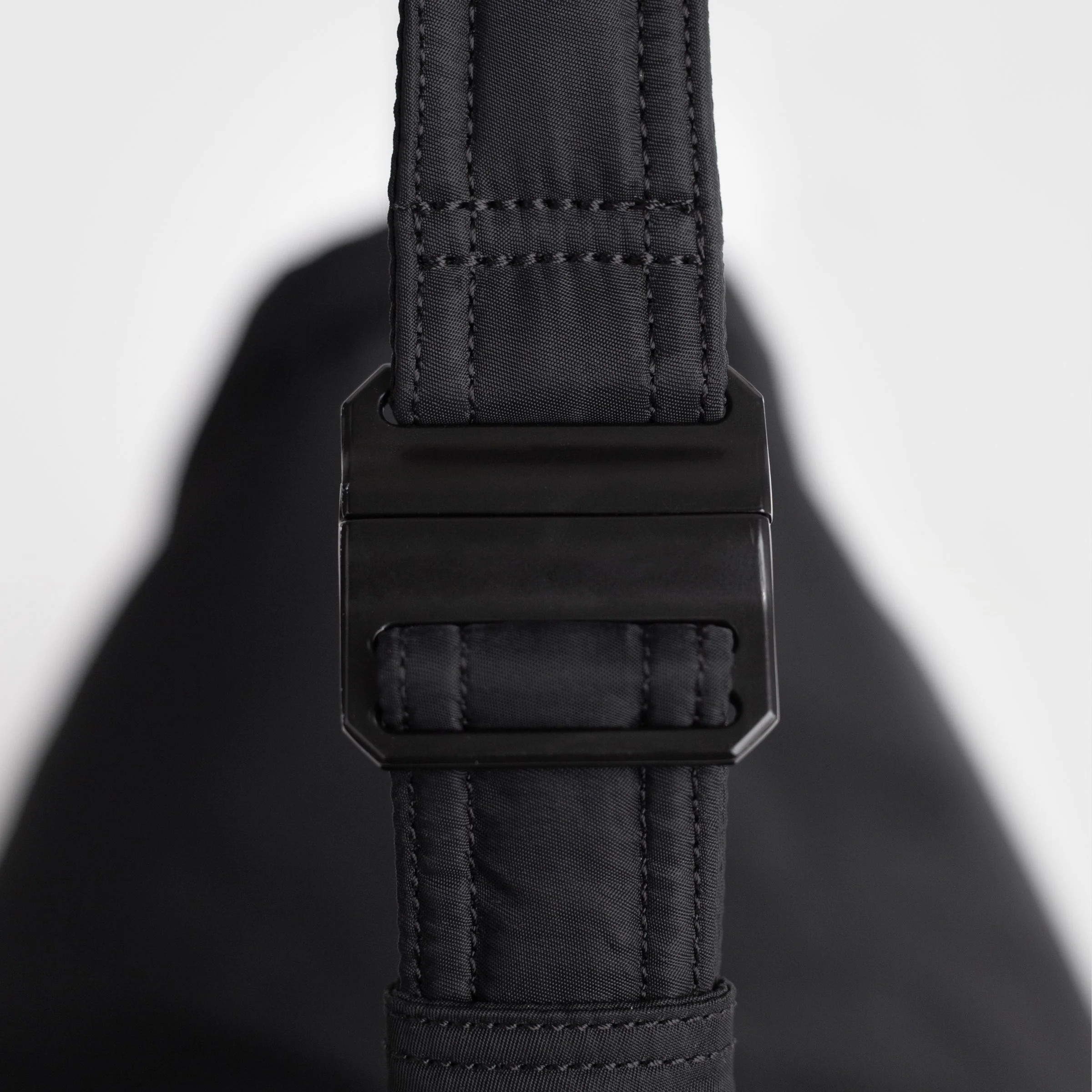 CURVE Half Moon Bag - Image 7